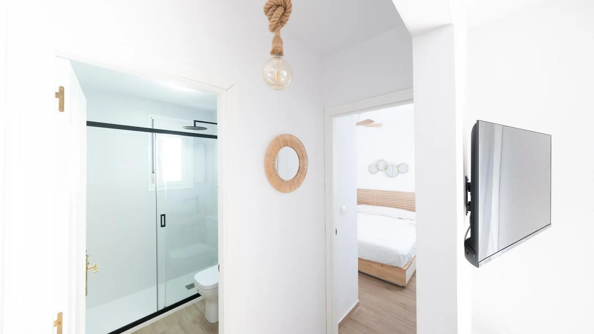Apartment Alojamiento Erytheia, Tranquilo, A 150 Metros De La Playa Y Pleno Casco Historico Conil De La Frontera